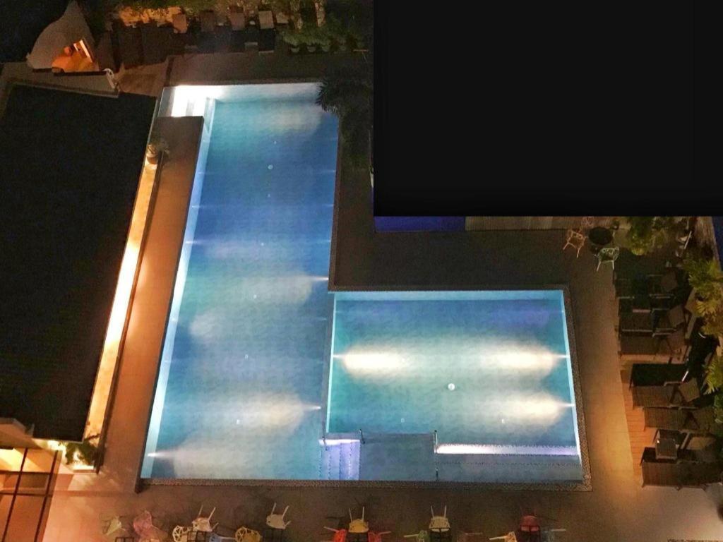 Avenue Suites Bacolod Exterior foto