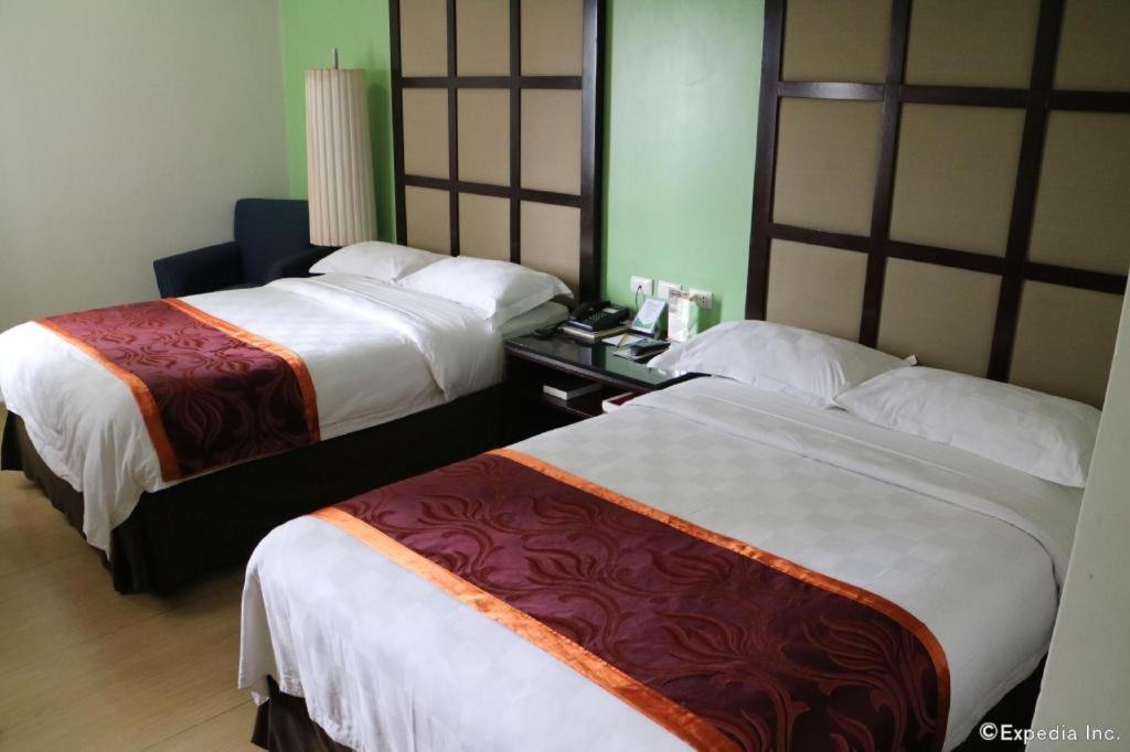 Avenue Suites Bacolod Exterior foto