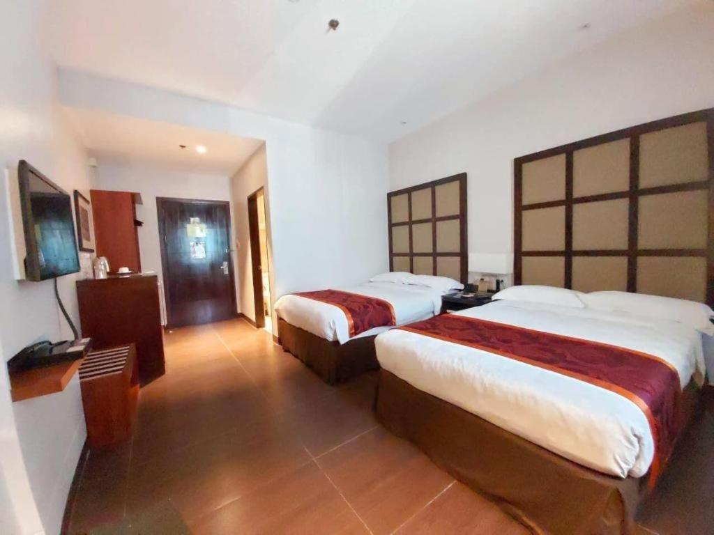 Avenue Suites Bacolod Exterior foto