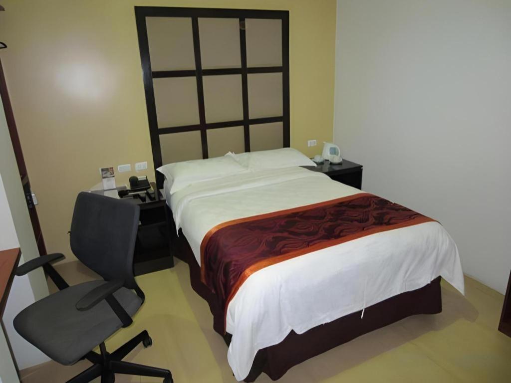 Avenue Suites Bacolod Exterior foto